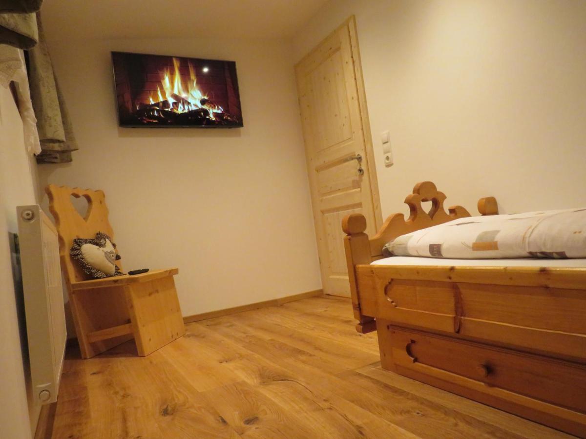 Haus Hubertus - Gaestehaus Sahler Партенен Екстериор снимка