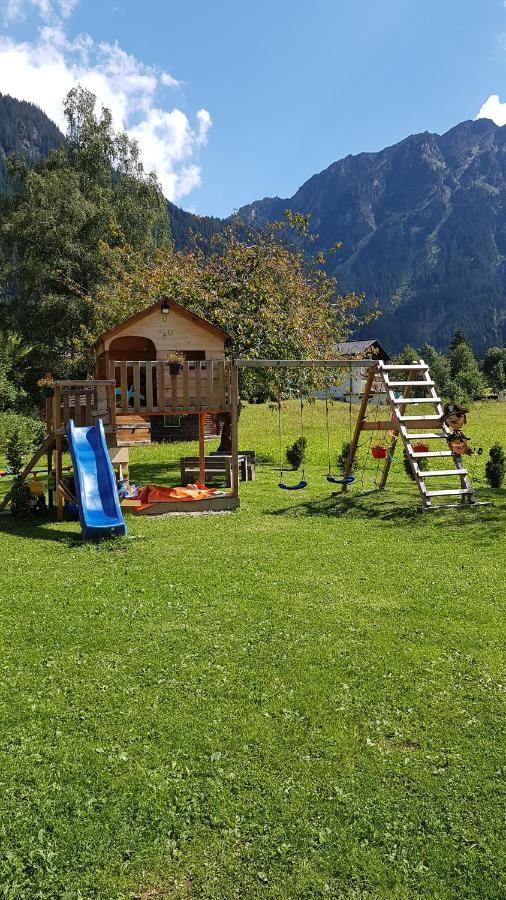 Haus Hubertus - Gaestehaus Sahler Партенен Екстериор снимка
